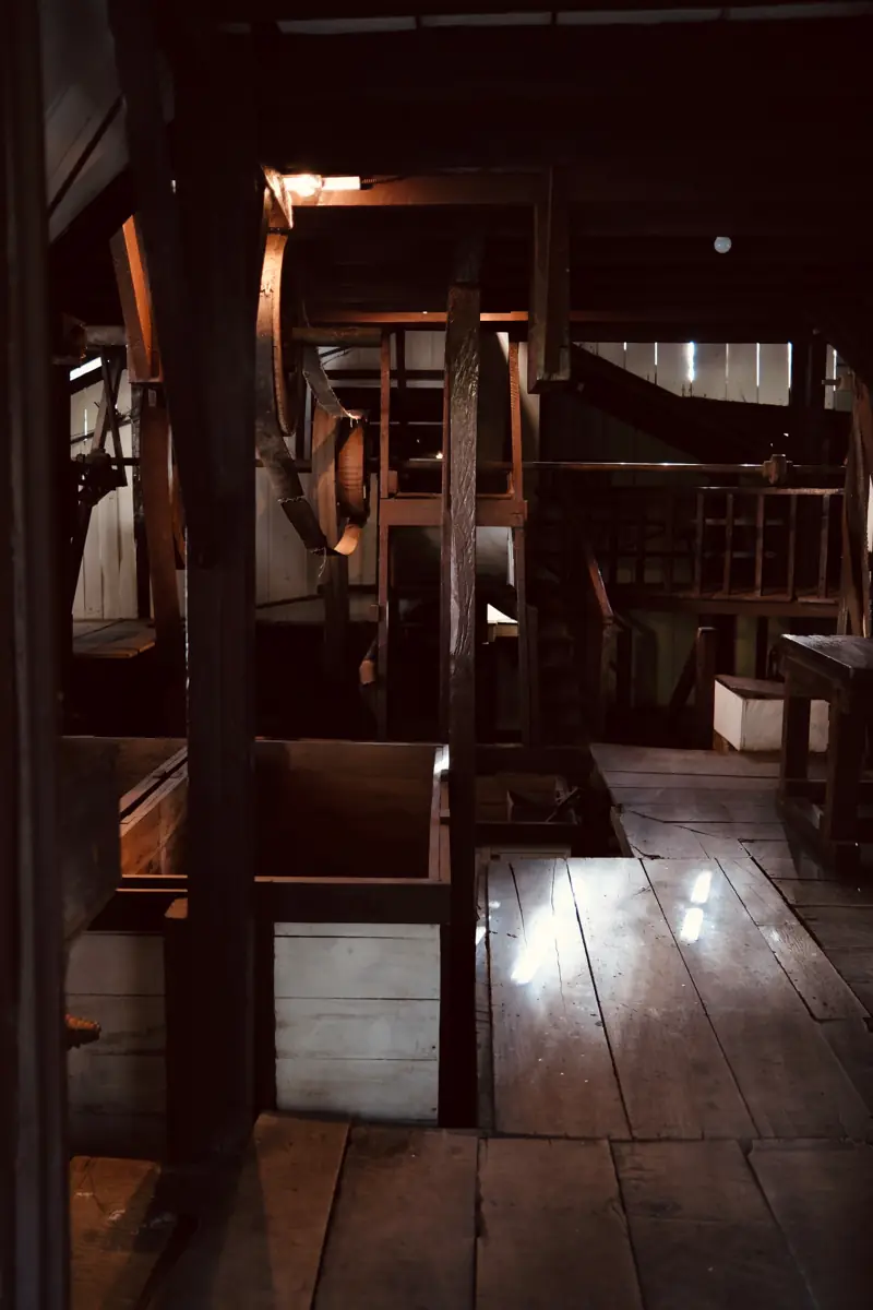 Espacio histórico de madera relacionado con el proceso del café